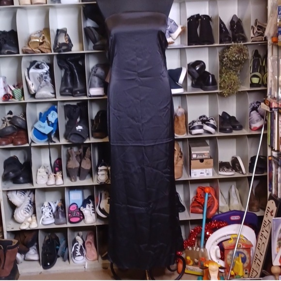 New Satin Tube Sexy Backless Cut Out Formal black dress - Picture 4 of 5